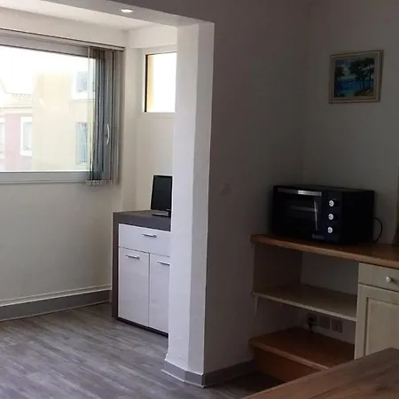 Appt 2 Pieces 32m2 Avec Loggia Vitree Ref 4001 Apartment *