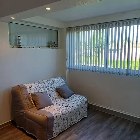 Appt 2 Pieces 32m2 Avec Loggia Vitree Ref 4001