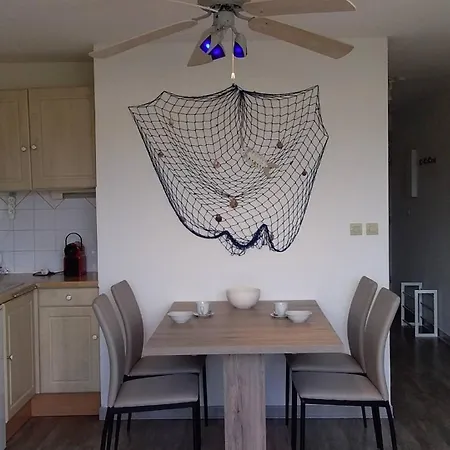 Appt 2 Pieces 32m2 Avec Loggia Vitree Ref 4001 Apartment Le Castellas