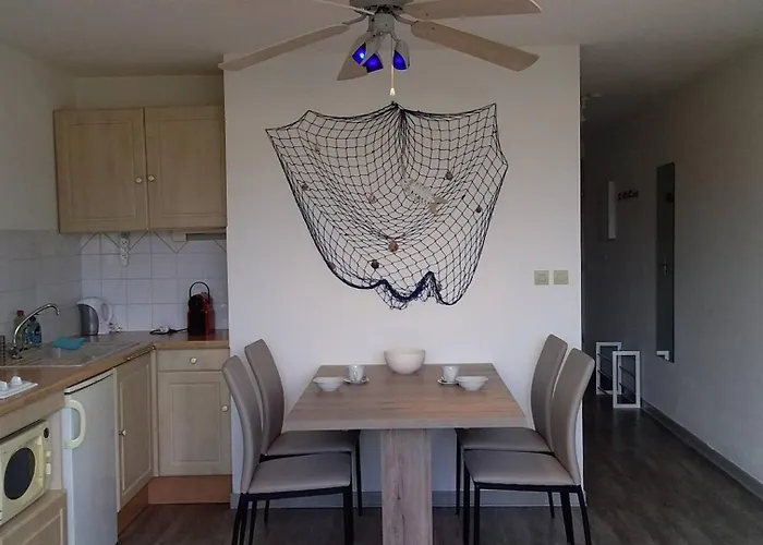 Appt 2 Pieces 32m2 Avec Loggia Vitree Ref 4001 Apartment Le Castellas