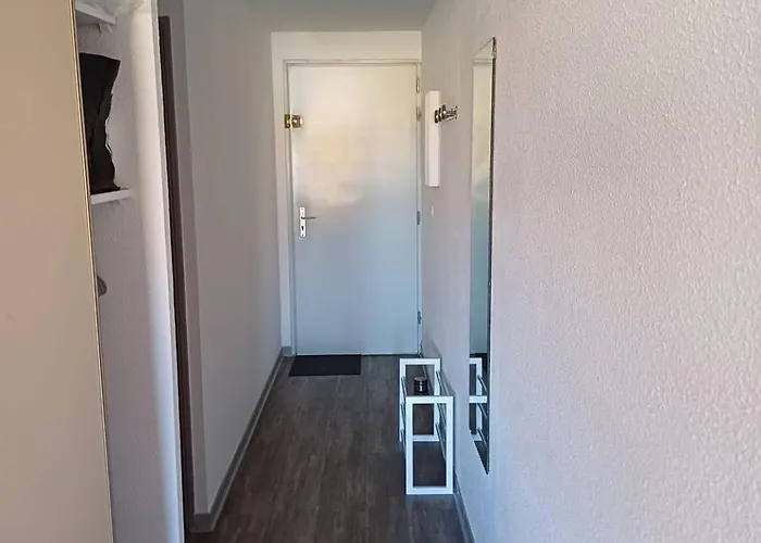 Appt 2 Pieces 32m2 Avec Loggia Vitree Ref 4001 Le Castellas